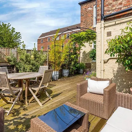 59 St Denys Road Gorgeous 2-bed House Right In The Heart Of - Pass The Keys *