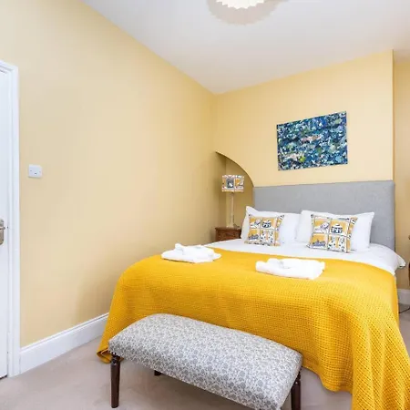 59 St Denys Road Gorgeous 2-bed House Right In The Heart Of - Pass The Keys *