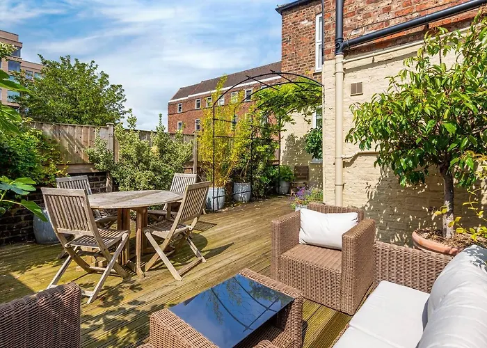 59 St Denys Road Gorgeous 2-bed House Right In The Heart Of - Pass The Keys *