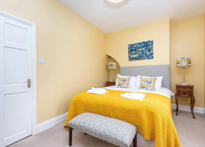 59 St Denys Road Gorgeous 2-bed House Right In The Heart Of - Pass The Keys *