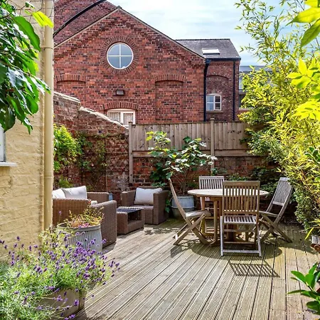 Casa de Férias 59 St Denys Road Gorgeous 2-bed House Right In The Heart Of - Pass The Keys *