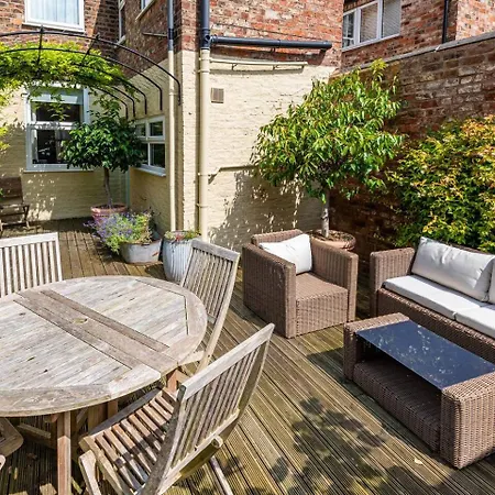 Casa de Férias 59 St Denys Road Gorgeous 2-bed House Right In The Heart Of - Pass The Keys York